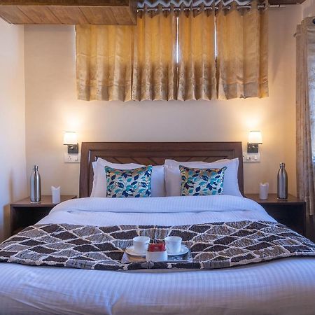 Stayvista At Cecil Cottages Hill View 8Br, 6Br, 4Br, 2Br In Barog With Barbeque Kasauli Exteriér fotografie