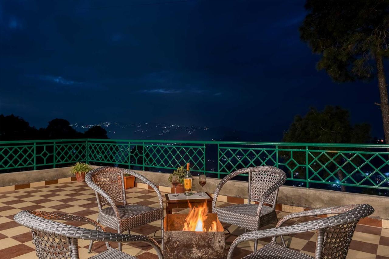 Stayvista At Cecil Cottages With Barbeque, Hill View Kasauli Exteriér fotografie