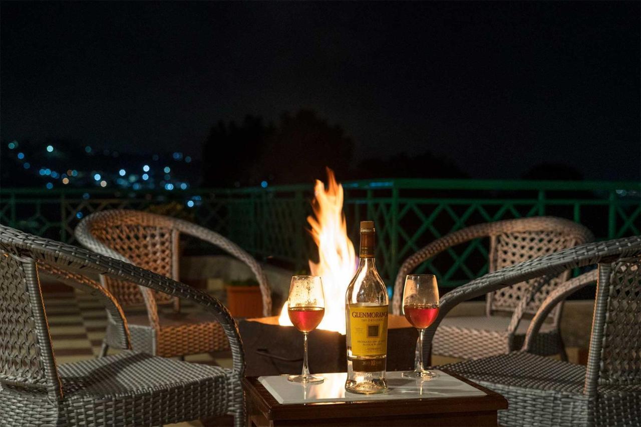 Stayvista At Cecil Cottages With Barbeque, Hill View Kasauli Exteriér fotografie