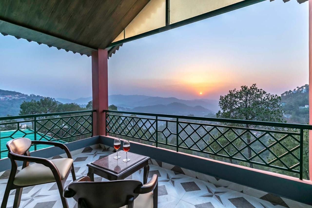Stayvista At Cecil Cottages Hill View 8Br, 6Br, 4Br, 2Br In Barog With Barbeque Kasauli Exteriér fotografie